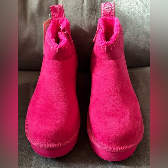 Boots Muk Luks Pink Women’s Sizes 8 & 9 NWT - Picture 2 of 6